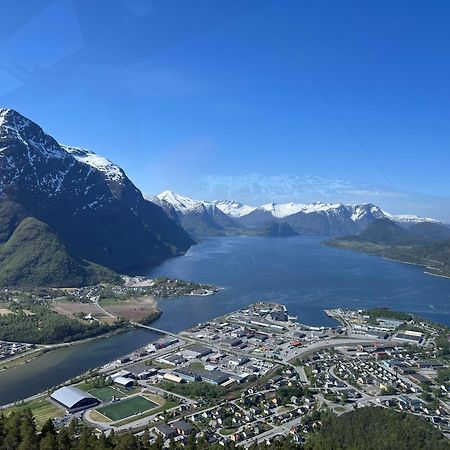 Andalsnes Gustehouse Διαμέρισμα Εξωτερικό φωτογραφία