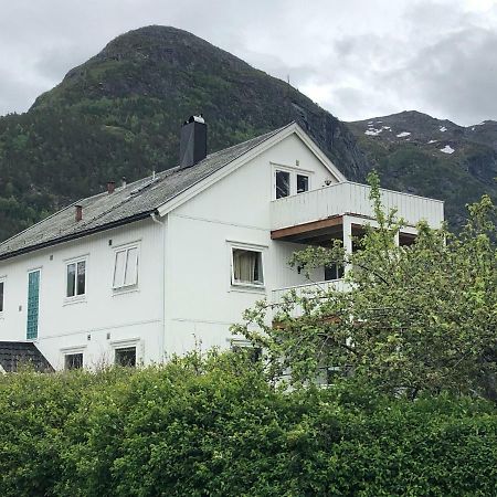 Andalsnes Gustehouse Διαμέρισμα Εξωτερικό φωτογραφία