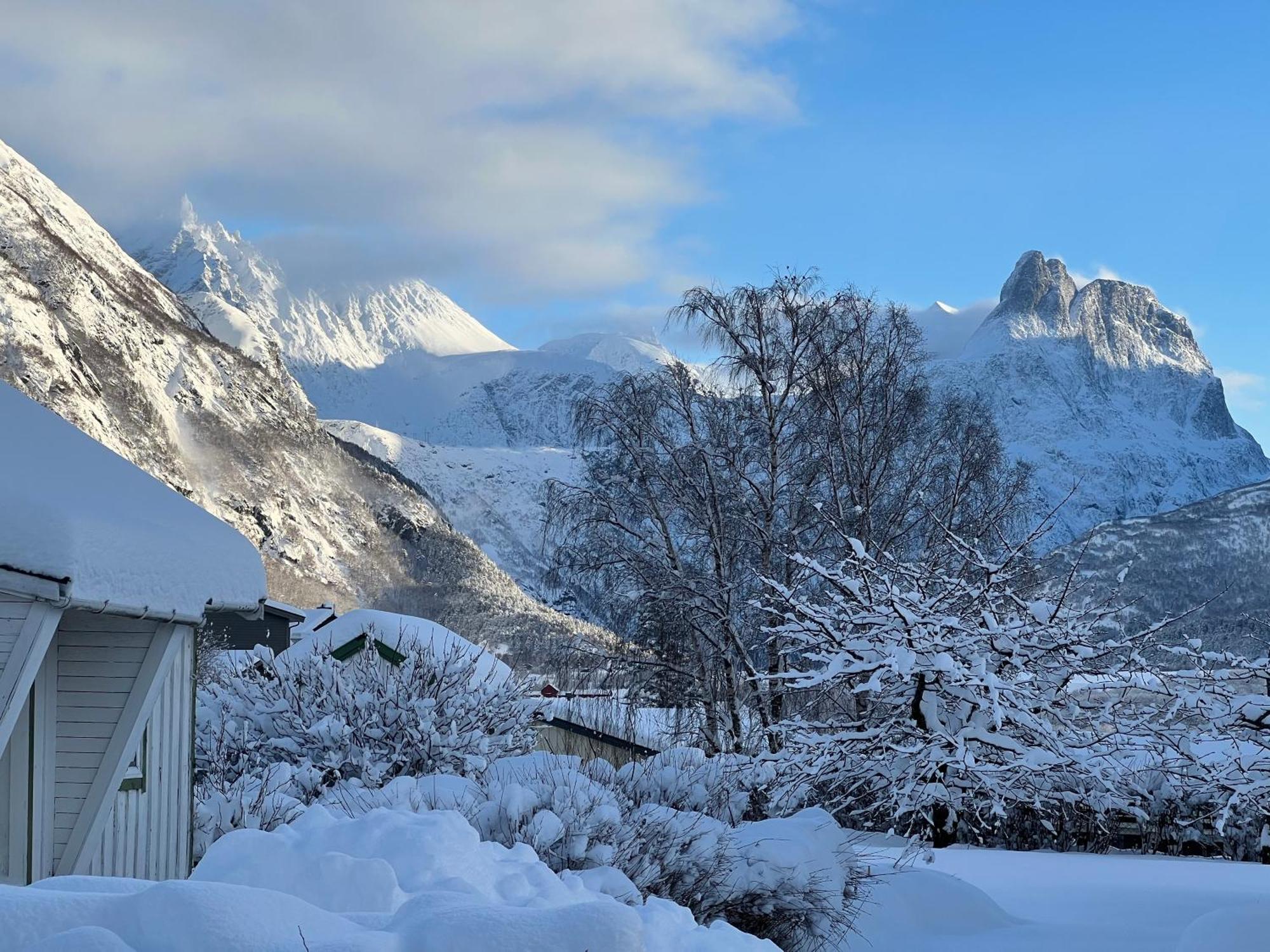 Andalsnes Gustehouse Διαμέρισμα Εξωτερικό φωτογραφία