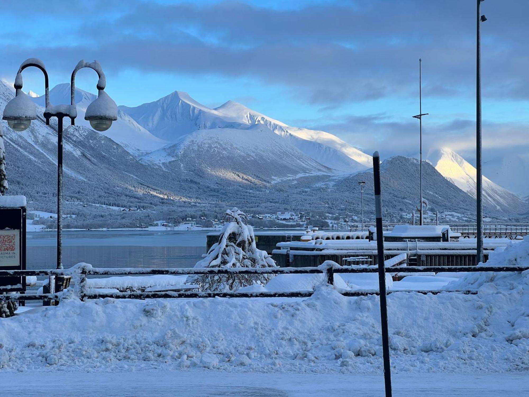 Andalsnes Gustehouse Διαμέρισμα Εξωτερικό φωτογραφία