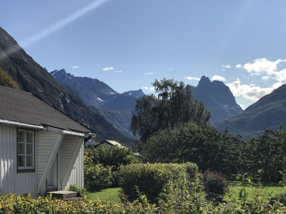 Andalsnes Gustehouse Διαμέρισμα Εξωτερικό φωτογραφία